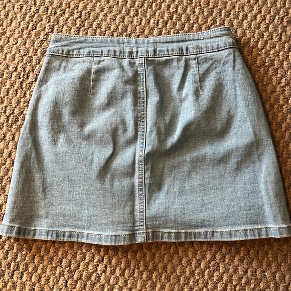 Women’s Denim Skirt - Picture 2 of 3